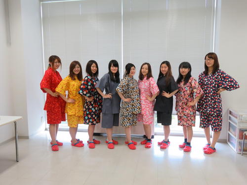 授業4-02和服造形大人用じん平の装着.JPG