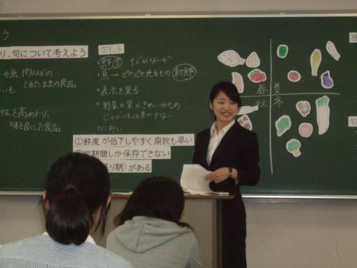 授業3-03家庭科教育法模擬授業2.JPG